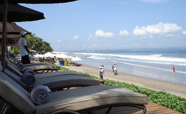 Pantai-Seminyak-Bali