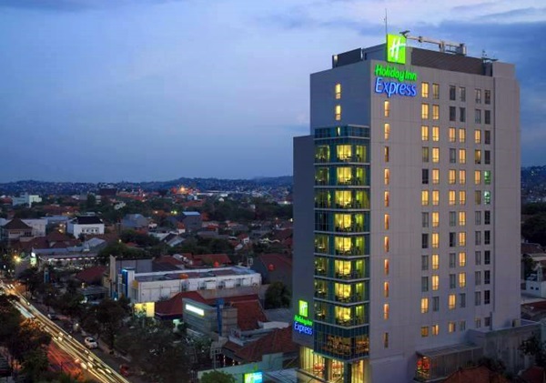 Hotel Bintang 3 di Semarang
