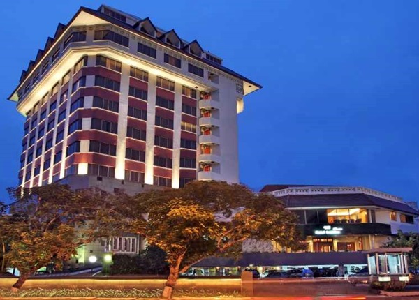 Hotel Bintang 4 di Semarang